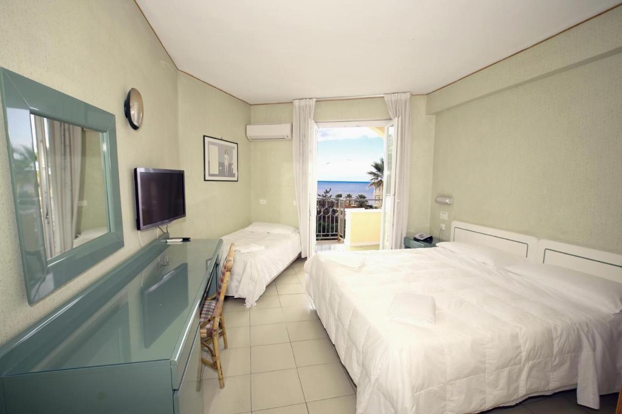Perla Del Golfo Resort Terrasini Oda fotoğraf